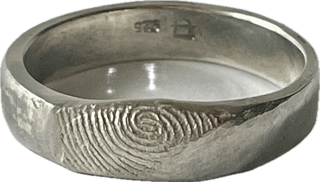Fingerprint ring (4mm) handcrafted in sterling silver, featuring a personalised fingerprint design, making each ring unique and one-of-a-kind.