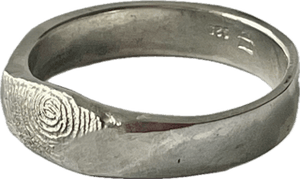 Fingerprint ring (4mm) handcrafted in sterling silver, featuring a personalised fingerprint design, making each ring unique and one-of-a-kind.