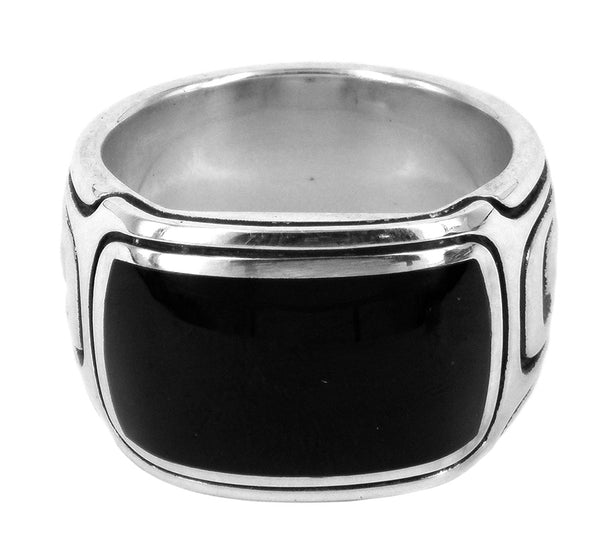 Swell (black jade) by Sebastian Cilento. A beautifully crafted ring blending timeless design with Australian artistry.
