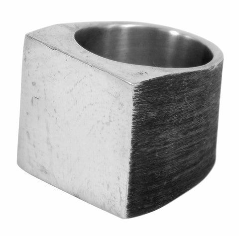 Cube by Unnon. A beautifully crafted ring blending timeless design with Australian artistry.

